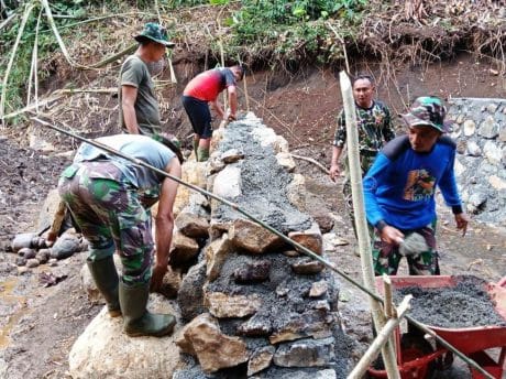 WARGA DUASUDARA SANGAT BERHARAP DAN INGIN SEGERA MENIKMATI JALAN BARU