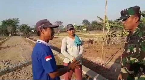 Tanpa Seprin Warga Berbondong-Bindong Ke Lokasi TMMD 105 Kronjo