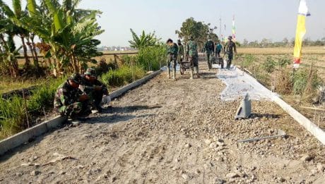 Didukung Warga, Progres Pembangunan Jalan TMMD Menggembirakan