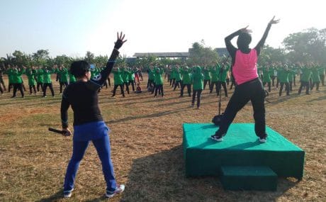 Semangati Ibu-Ibu, Gelar Senam Bersama di Lokasi TMMD