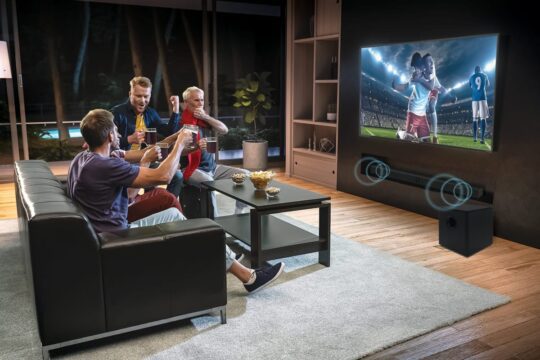 Cinemax Soundbar, Televisi yang Mampu Getarkan Ruang Keluarga Anda