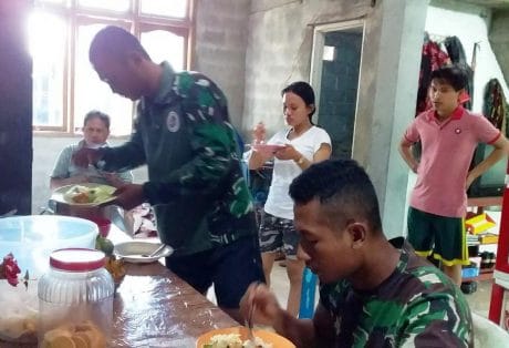 DIMANAPUN BERADA TNI SELALU KOMPAK DENGAN WARGA