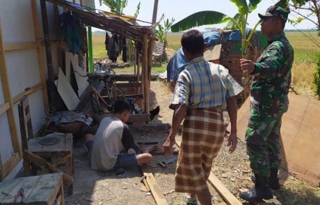 ”Terimakasih Pak Tentara, Rumah Saya Dibikin Bagus”