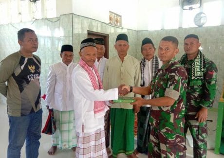 PASITER KODIM 1310/BITUNG SERAHKAN BANTUA AL’QURAN SECARA SIMBOLIS