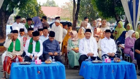 Dandim 0412/LU Bersama Bupati Lampura Laksanakan Sholat Idul Adha 1440 H