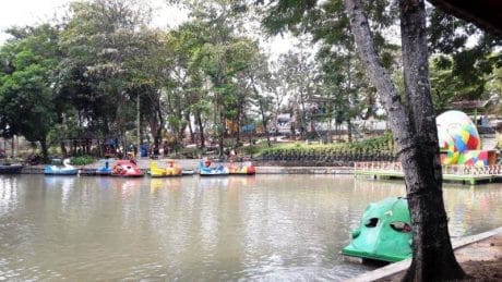 Terapi Ikan Mas dan Flying Bicycle, Ada di Objek Wisata Air Waduk Malahayu Brebes