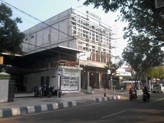 Bangunan Tingkat Tiga Salahi Ijin, Masih Belum Ditindak