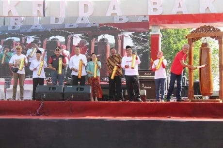 Pukul Kentongan Ramai-ramai, Pangdam Diponegoro Turut Membuka Pesta Rakyat Jateng di Wonogiri