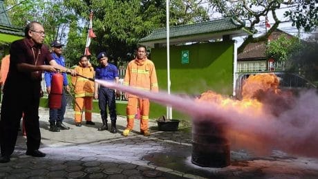PA Trenggalek Gelar Simulasi Kebakaran Bersama Damkar