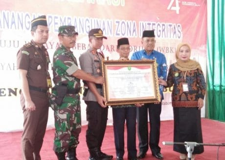 Pj Sekda Lampura Hadiri Pencanangan Zona Integritas