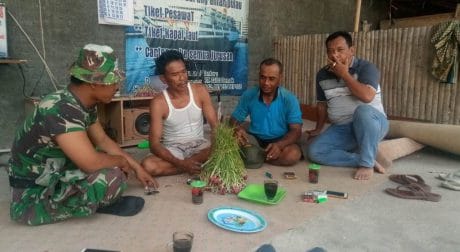 Bersilahturahmi Sambil Tularkan Ilmu Menanam Bawang