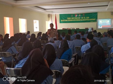 Satgas TMMD 105 Kronjo Imbau Pelajar Tidak Jajan Sembarangan