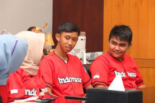 Dua Pelajar Kota Bandung Berlaga pada Kejuaraan Bisbol Asia di China