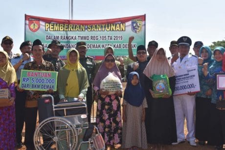Berbagai Motivasi Warga Padati Lokasi Upacara Penutupan TMMD Kalikondang