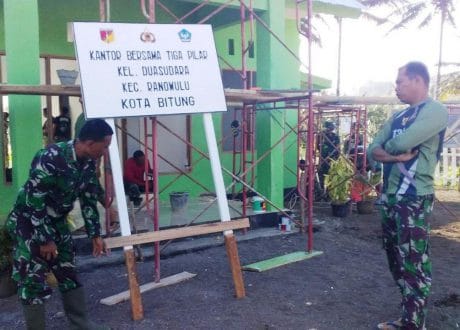 KANTOR BERSAMA TIGA PILAR YANG DIKERJAKAN SATGAS TMMD 105, SIAP PASANG PAPAN NAMA
