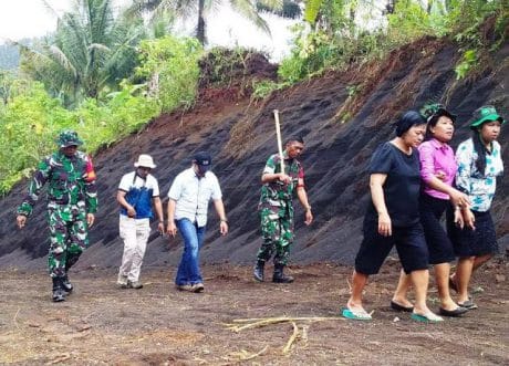 WARGA MAMPU BERSINERGI DENGAN TNI SELESAIKAN SASARAN FISIK TMMD