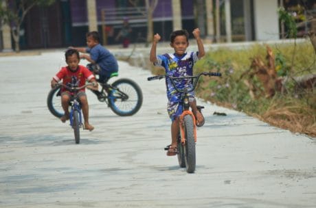 Kini, Anak-anak Blubuk Bisa Bersepeda
