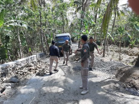 Tim Pemburu Berita Kodim Cilacap Sampai ke Sasaran TMMD