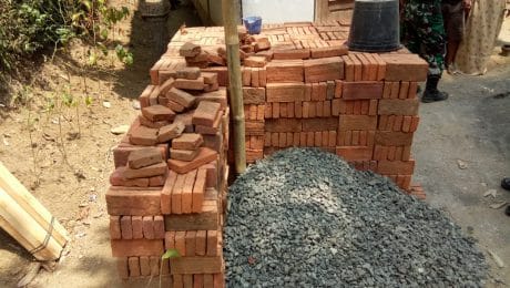 Batu Bata dan Material Lainnya Sudah Dipersiapkan