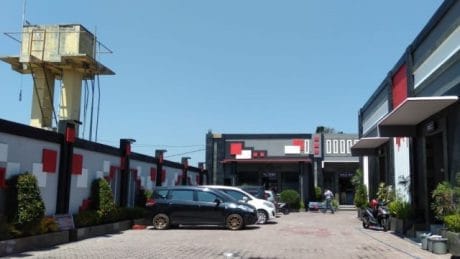 Ala Koboi, Empat Orang Oknum Polisi Todongkan Pistol Ke Manager Karaoke