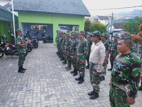 Ambil Apel Pagi, Danramil 0802/18 Sooko Arahkan Anggota Jalin Komsos Dengan Masyarakat Lokasi TMMD ke-106