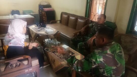 Carik Desa Cilibang Sundari Temui Danramil 02 Jeruklegi