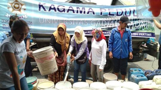 Krisis Air Bersih, Kagama Droping Air Bersih Ke Pulosari Pemalang