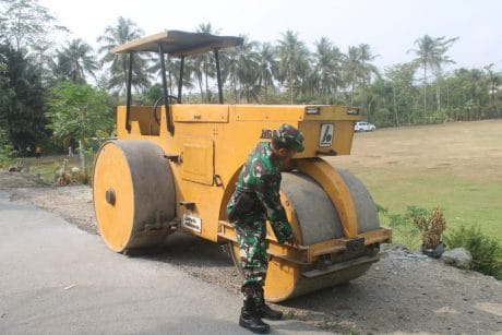 Alat Berat Sudah Siap Nangkring di Lokasi TMMD Cilacap