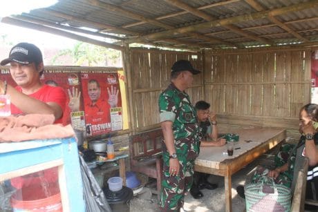 Adanya TMMD di Desanya, Andre Yakin Jualan Wedang Kopi Laris Manis