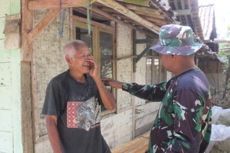 Mimpi Kakek Sawin Punya Rumah Tak Bocor Segera Terwujud Lewat TMMD ke-106