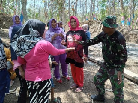 Arisan Unik di Alam Bebas Pra TMMD 106 Kodim Cilacap
