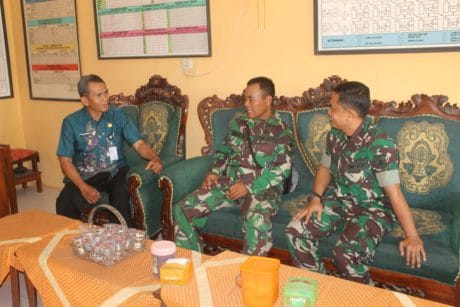 Babinsa Jeruklegi Sambangi Sekolah SD Koordinasi Wasbang