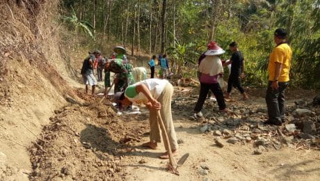 Tidak Ada Kata Libur, TNI dan Warga Kejar Target Pra TMMD 106 Kodim Cilacap
