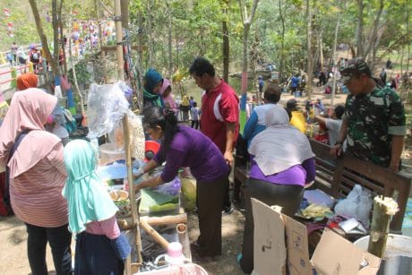 Warung Jajanan Bermunculan di Pra TMMD 106 Kodim Cilacap