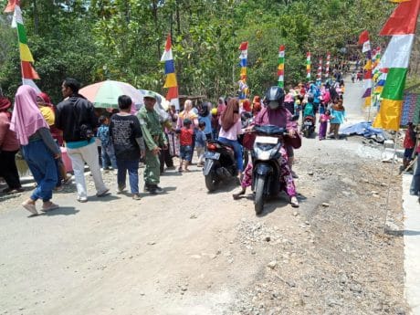 Umbul-Umbul Hiasi Destinasi Wisata Pemancingan Cilibang di Pra TMMD 106 Kodim Cilacap