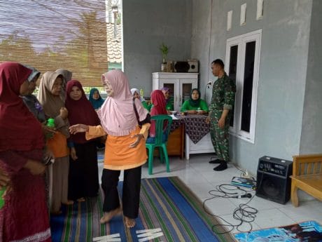 Pra TMMD 106 Kodim Cilacap, TNI Dampingi Kegiatan Posyandu