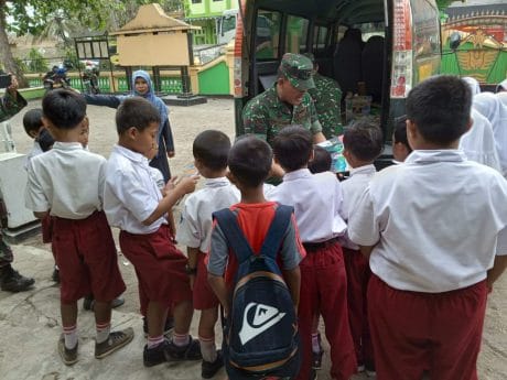 Kodim Cilacap Hidupkam Perpustakaan di Pra TMMD 106