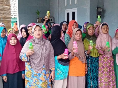 Lihat Apa yang Dilakukan Emak-Emak Desa Cilibang di Pra TMMD 106 Kodim Cilacap
