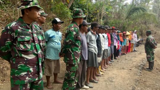 Apel Pagi Bersama Warga Awali Bekerja di Pra TMMD 106 Kodim Cilacap