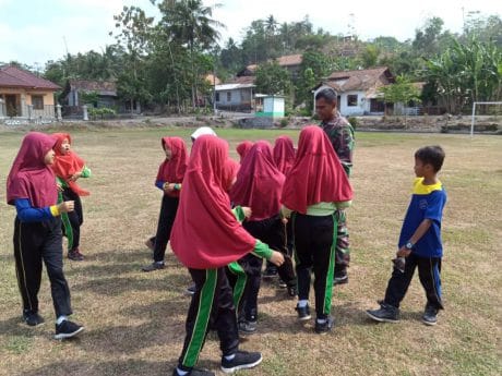 Ini Respek Siswa SDN1 Cilibang di Pra TMMD 106 Kodim Cilacap