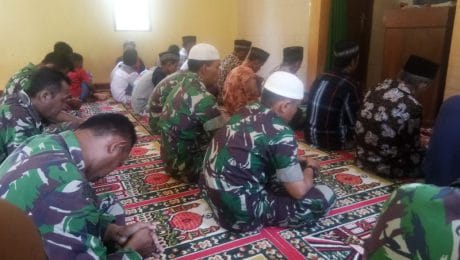 TNI Kodim Cilacap Galang Masyarakat Sholat Berjamaah