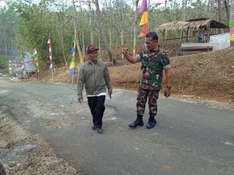 Kapten Inf Taryun Tinjau Lokasi Transit Upacara TMMD 106 Kodim Cilacap di SDN 01 Cilibang