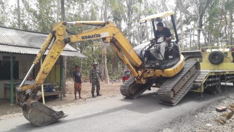 TNI Turunkan Alat Berat, Percepat Pengerjaan Sasaran pra TMMD 106