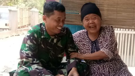 Semangat TNI tak Pernah Padam, TNI Selalu menghargai yang lebih tua