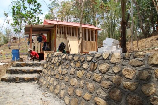 Pembuatan Tempat Wudhu di Lokasi Dekat Mushola Saat Pra TMMD 106 Kodim Cilacap Masih dengan Gotong Royong