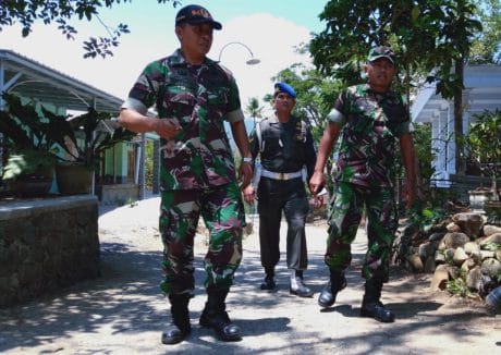 Danramil 0802/05 Kauman Tinjau Rute TMMD ke-106 Kodim 0802/Ponorogo