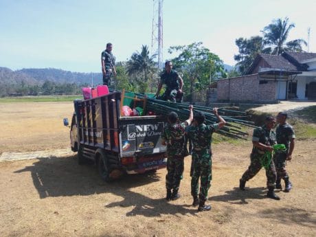 Meriahkan Rangkaian Upacara Pembukaan TMMD ke-106, Kapok Tuud Kodim 0802 Kerahkan Anggota Siapkan Lapangan