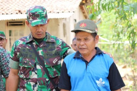 Pasiter Kodim 0703 Cilacap Nampak Dekat dengan RT 04 Kedunglumbung