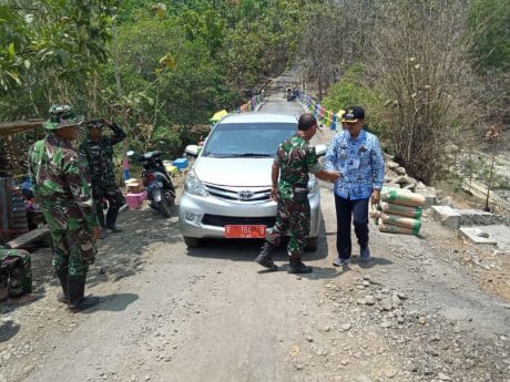 Danramil Sambut Camat Jeruklegi Tinjau Lokasi TMMD ke-106 Kodim Cilacap