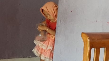 Husni Bermain Jangkrik Pemberian Tim Penerangan Kodim Cilacap